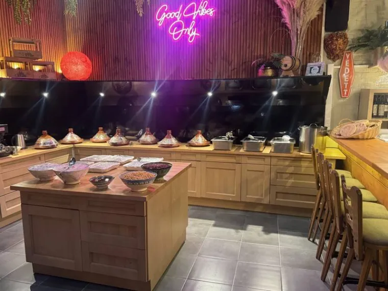 Traiteur pour un séminaire de fin d'année à Tourcoing : ambiance chaleureuse et cuisine généreuse, Marcq-en-Barœul, Royal Couscous